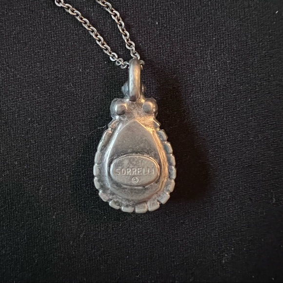 NIQUEA.D Blue Teardrop Crystal Pendant Necklace - Picture 4 of 6